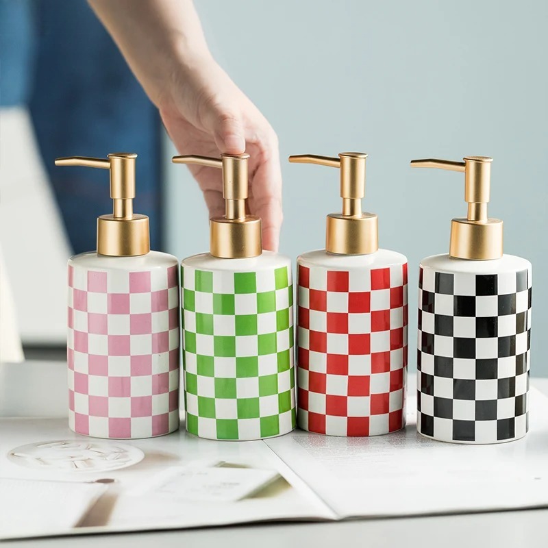 Home Bathroom Pressure Pump - Dispenser Sabun Keramik Kreatif Pola Kotak-kotak